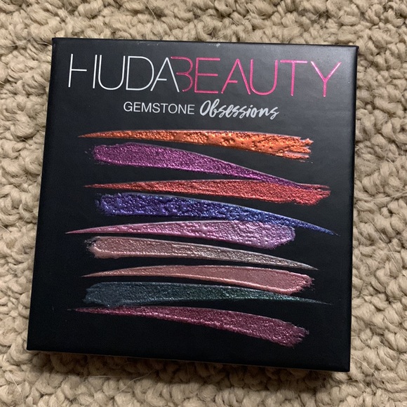 Huda gemstone obsessions palette - Picture 3 of 3